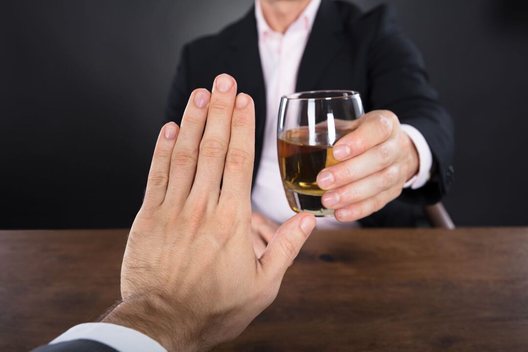 Eine umfassende Behandlung von Alkoholismus wird Ihnen helfen, für immer mit dem Trinken aufzuhören